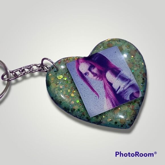 Luna Vexa Green Glitter Heart Keychain - Picture 1 of 16